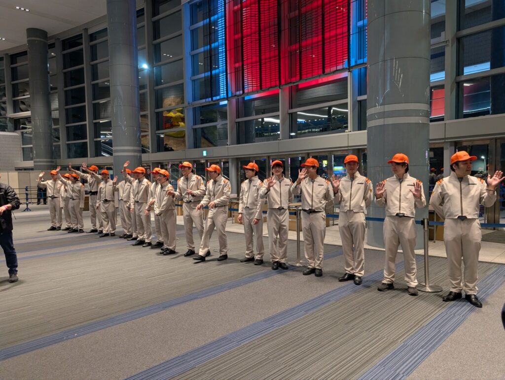 ネルフ職員による見送り